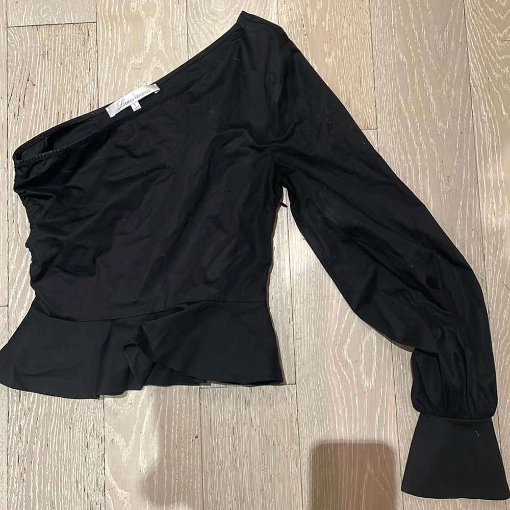 Black one shoulder peplum top!